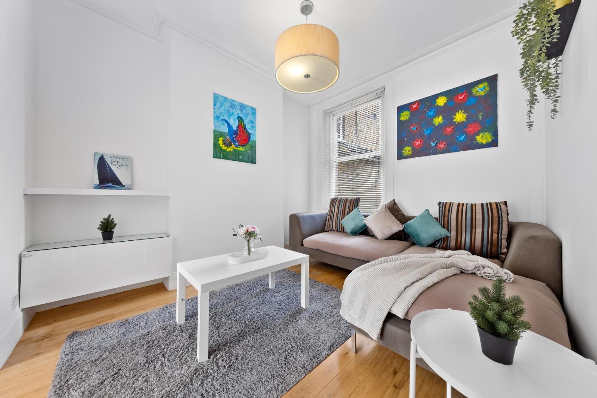 Luxury 4-Bedroom Modern Flat In Central London Steps From Station, Sleeps 9 In Style! מראה חיצוני תמונה