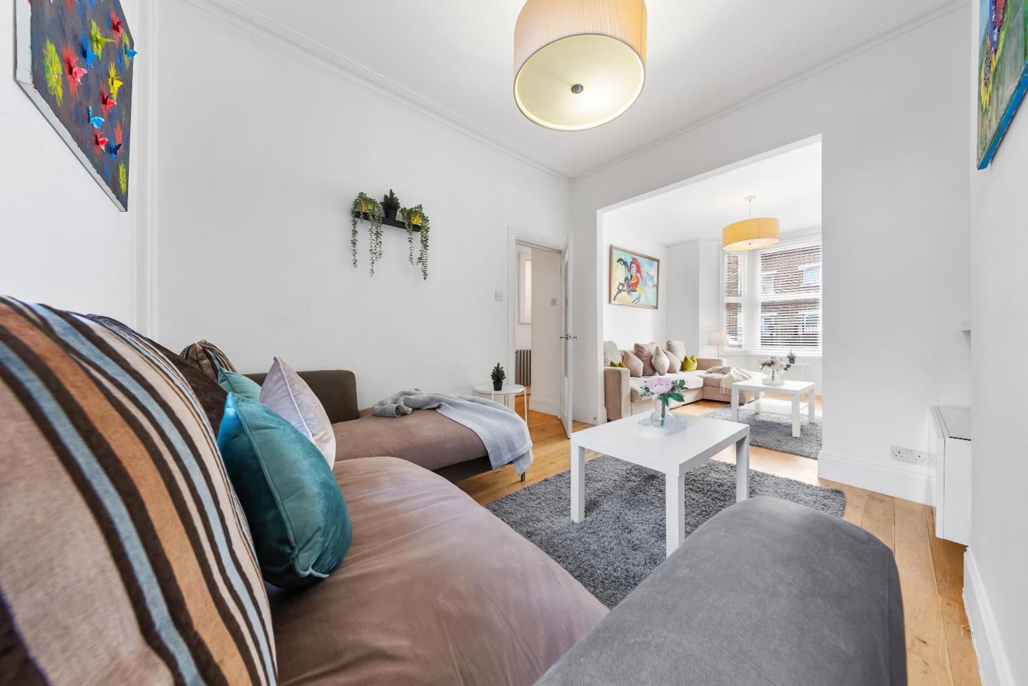Luxury 4-Bedroom Modern Flat In Central London Steps From Station, Sleeps 9 In Style! מראה חיצוני תמונה