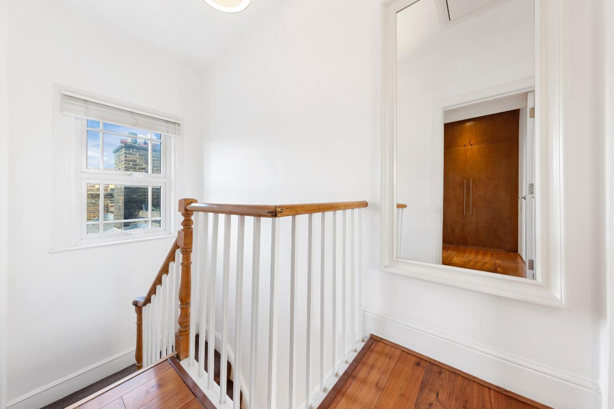 Luxury 4-Bedroom Modern Flat In Central London Steps From Station, Sleeps 9 In Style! מראה חיצוני תמונה