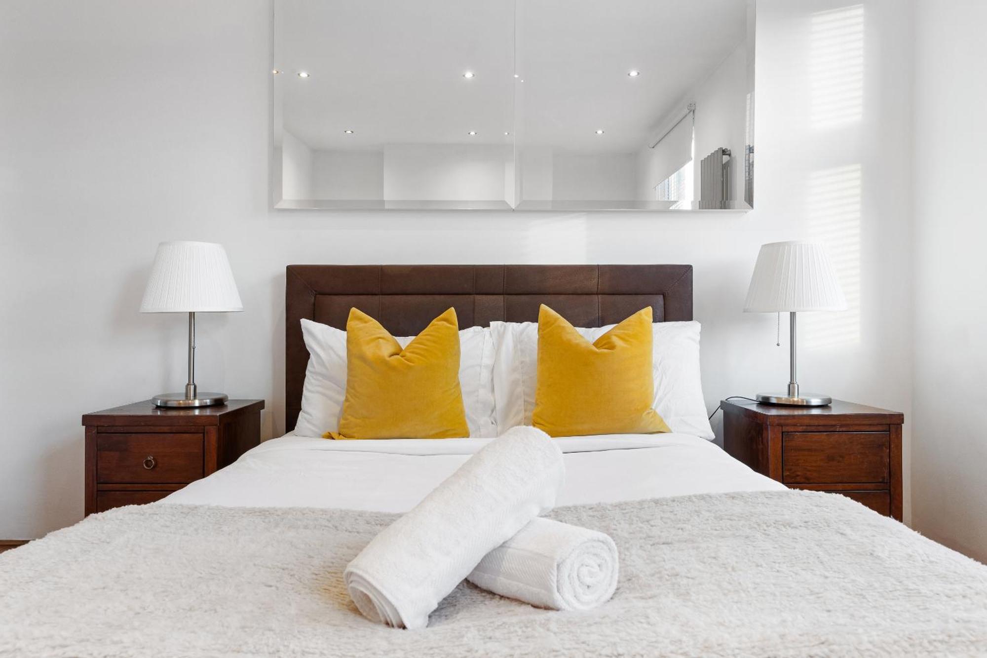 Luxury 4-Bedroom Modern Flat In Central London Steps From Station, Sleeps 9 In Style! מראה חיצוני תמונה