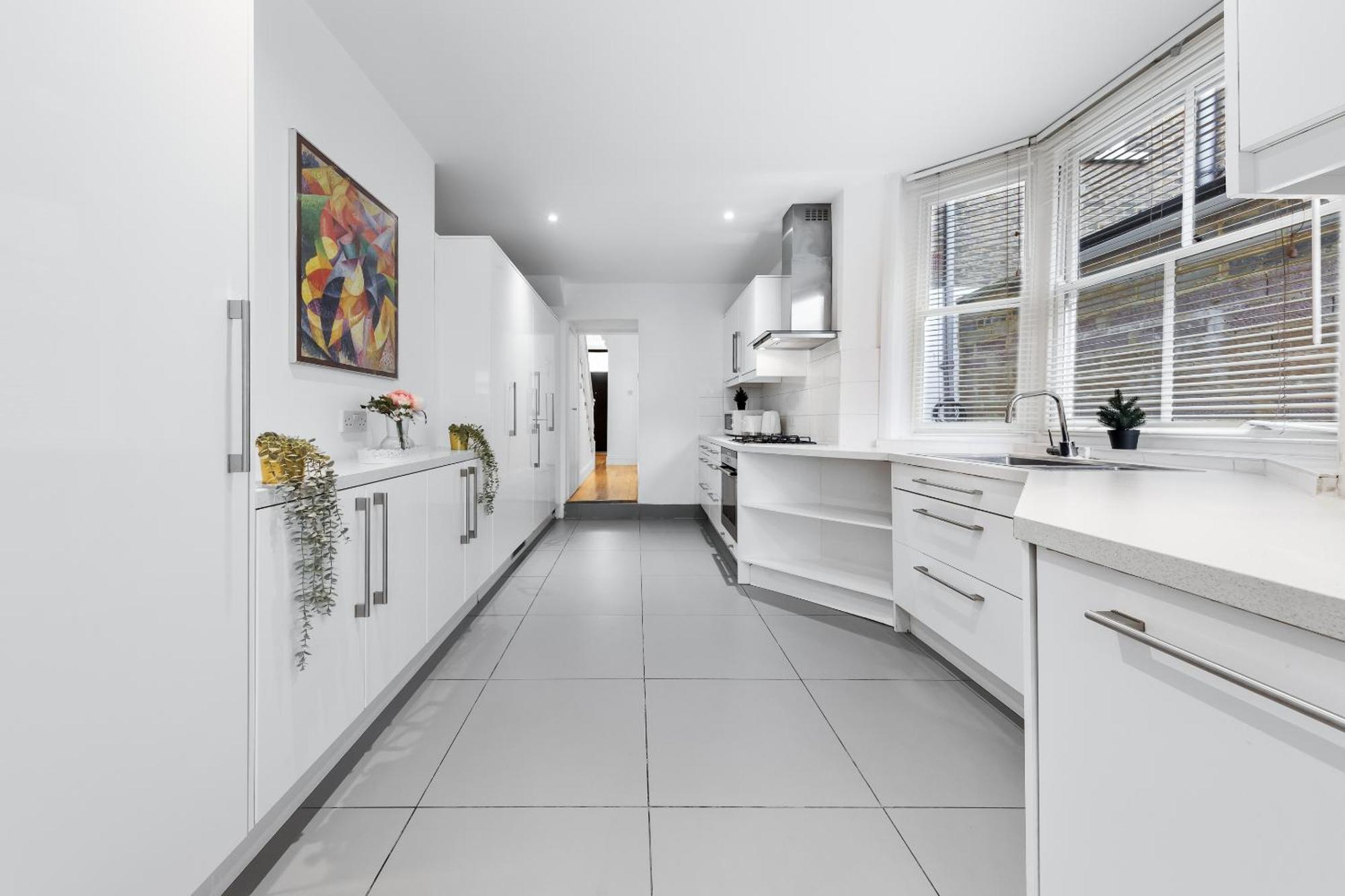 Luxury 4-Bedroom Modern Flat In Central London Steps From Station, Sleeps 9 In Style! מראה חיצוני תמונה