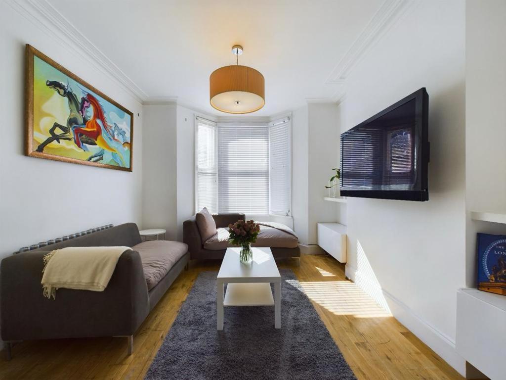 Luxury 4-Bedroom Modern Flat In Central London Steps From Station, Sleeps 9 In Style! חדר תמונה
