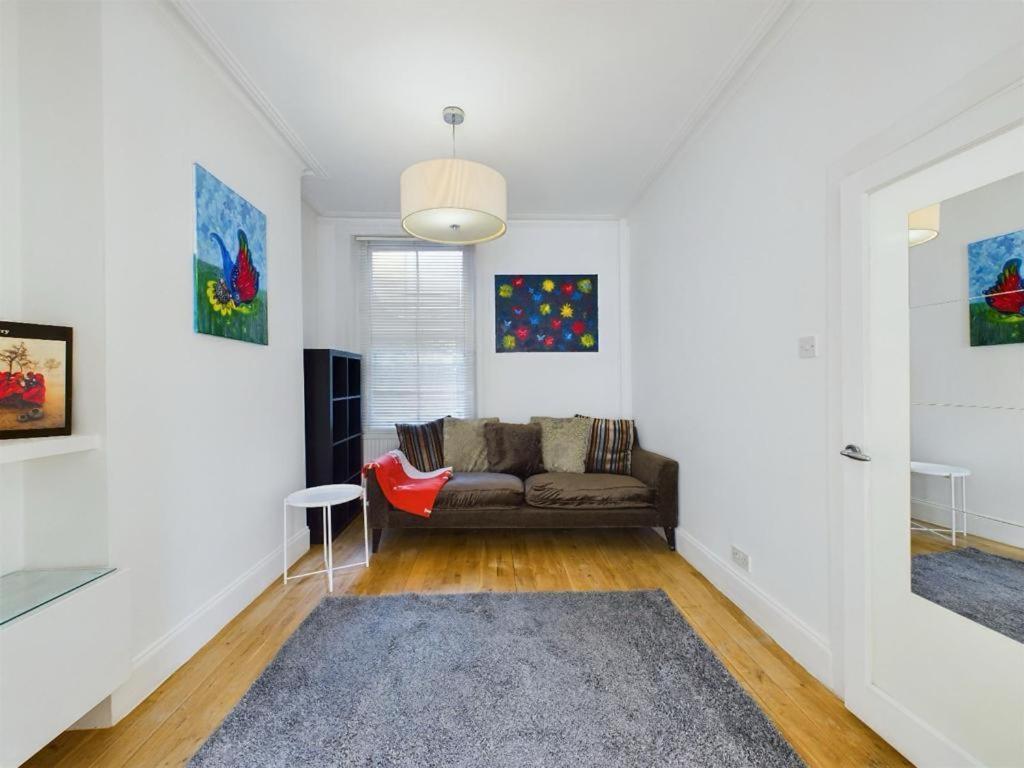 Luxury 4-Bedroom Modern Flat In Central London Steps From Station, Sleeps 9 In Style! חדר תמונה