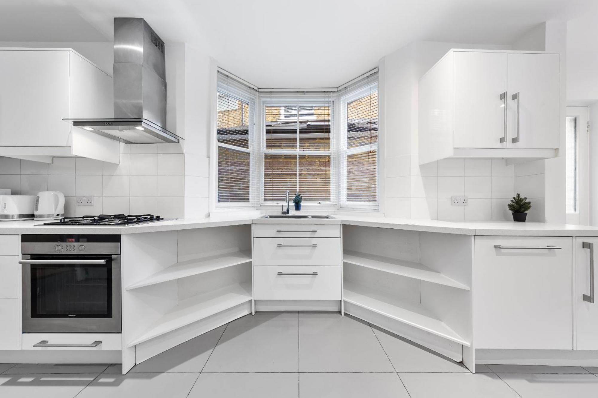 Luxury 4-Bedroom Modern Flat In Central London Steps From Station, Sleeps 9 In Style! מראה חיצוני תמונה